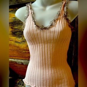 Pois Women’s Pink V neck tank. Never worn. Size Medium but is more of a Small